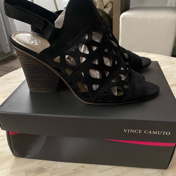 Vince camuto suede sandals. - Picture 3 of 5